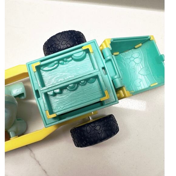 Dino Ranch Ultimate Playground Riding Adventure Min Clover Care Cart Playset Toy - Picture 6 of 9